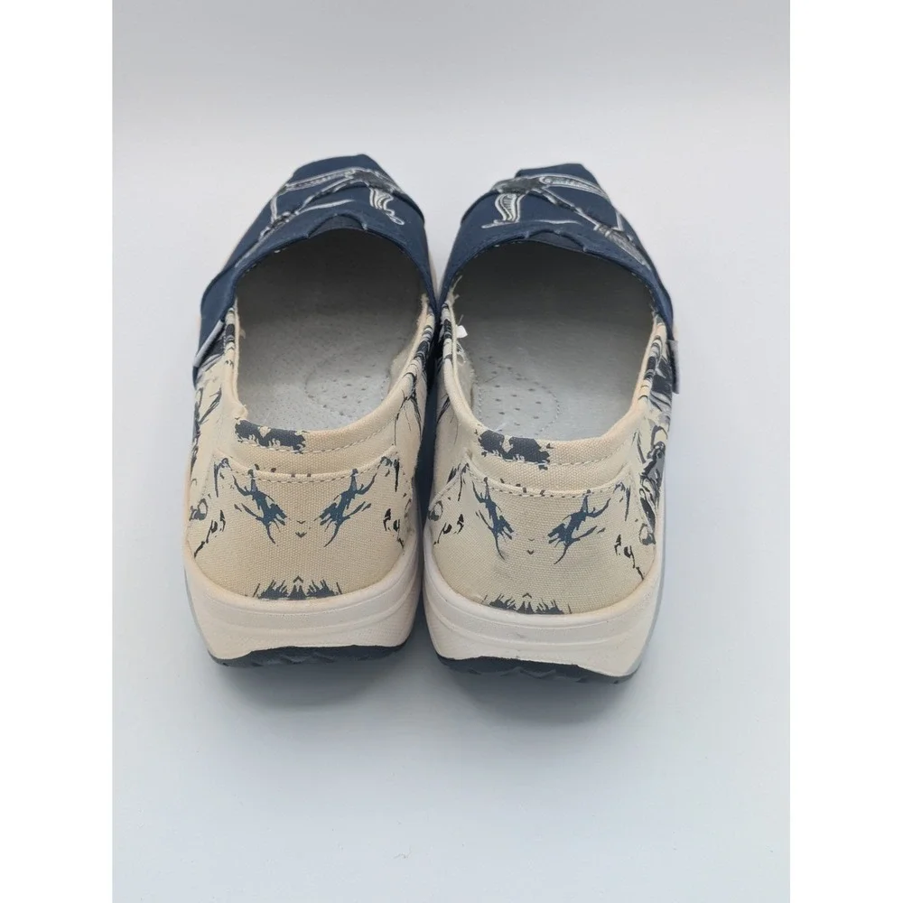 Minika Bow‎ and Arrow Graphic Slip On Sneaker 40 Blue Comfort Casual Rocker Sole